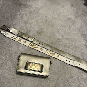 Christian Dior J'Adior Dio(r)evolution
Crossbody Bag